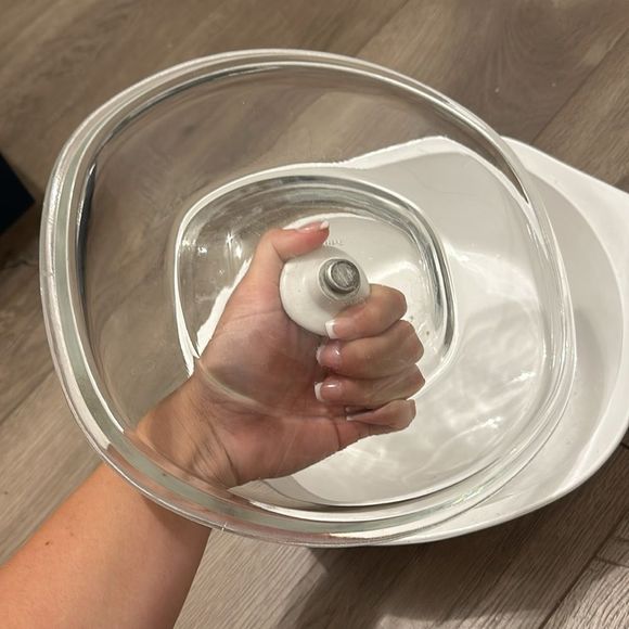 Libby’s 2 quart casserole dish with lid - Picture 5 of 7